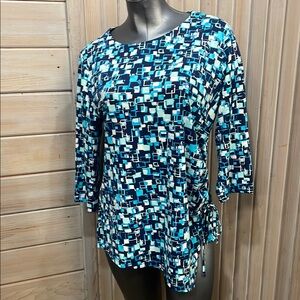 Artistic Blue and White 3/4 Sleeve Graphic Tunic